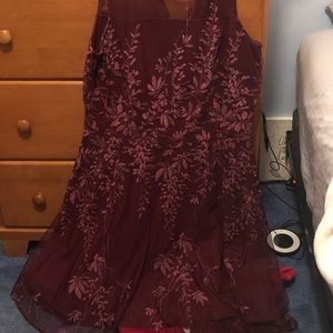 J taylor burgundy homecoming/prom dress